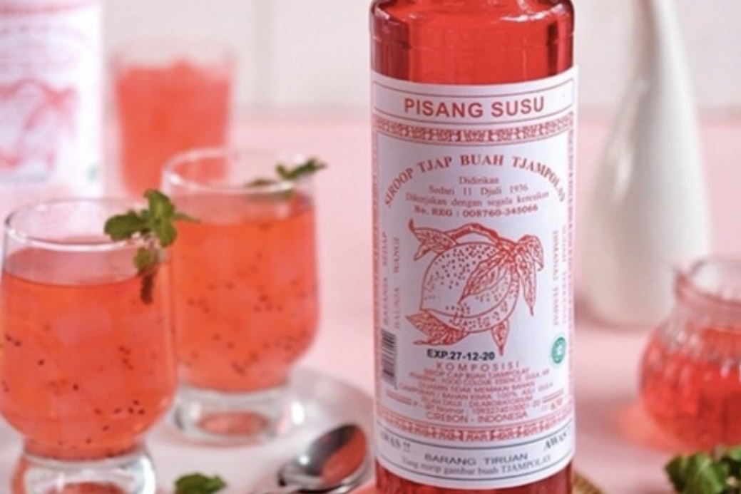Sirup Tjampolay minuman khas Cirebon. (paxelmark)
