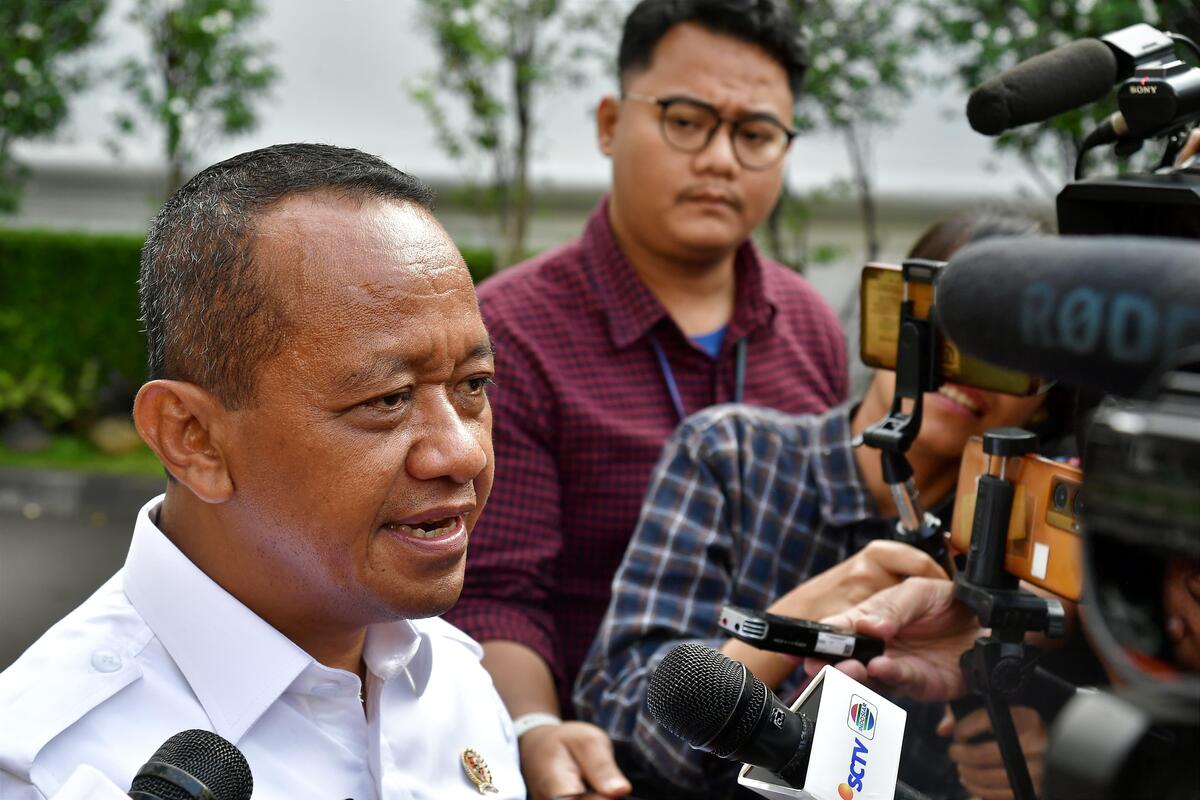 Menteri ESDM Bahlil memberikan keterangan kepada media terkait hilirisasi (Dok. setneg.go.id)