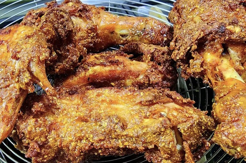 Ayam goreng ketumbar (Dok. YouTube Ceceromed Kitchen)