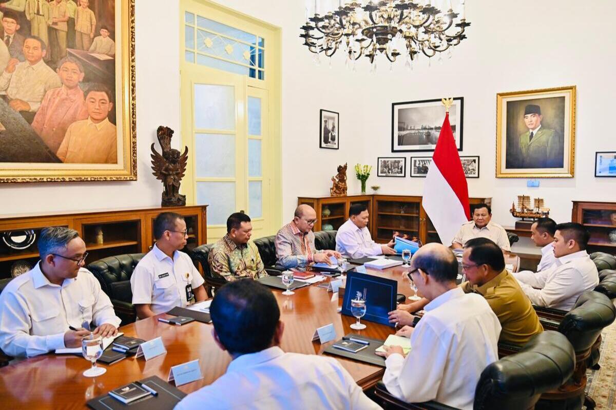 Presiden Prabowo Pimpin Rapat Pembentukan Giant Sea Wall di Pantai Utara Jawa