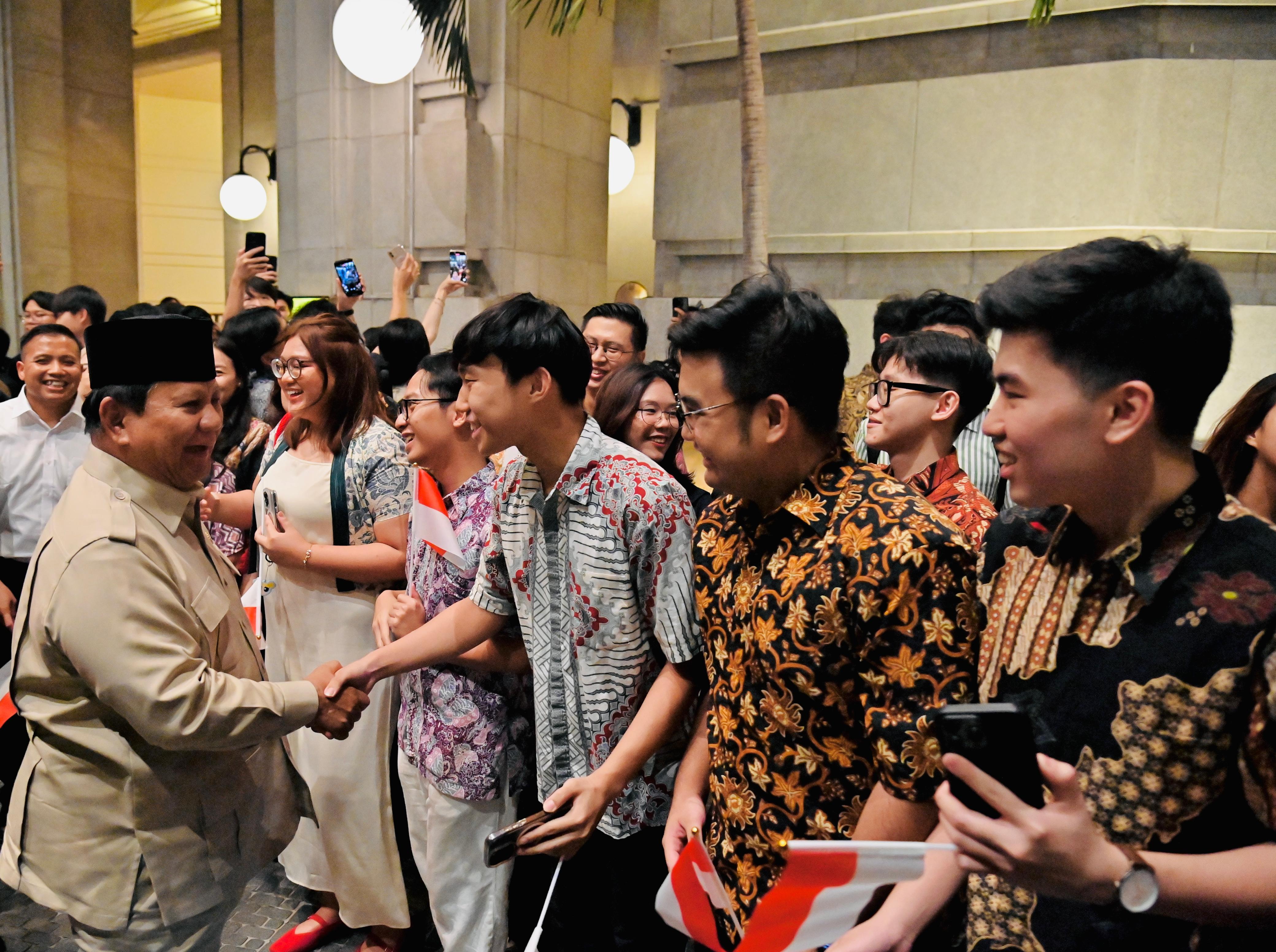 Suasana Haru dan Semangat Sambut Kedatangan Presiden Prabowo di Hotel Singapura