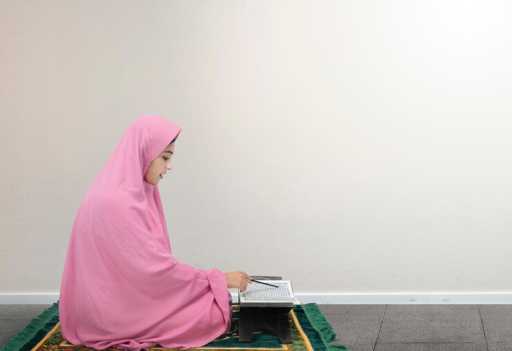 Ilustrasi jadwal sholat (Dok. Freepik)