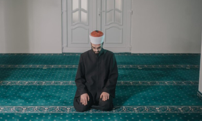 Ilustrasi jadwal sholat (Dok. Freepik)