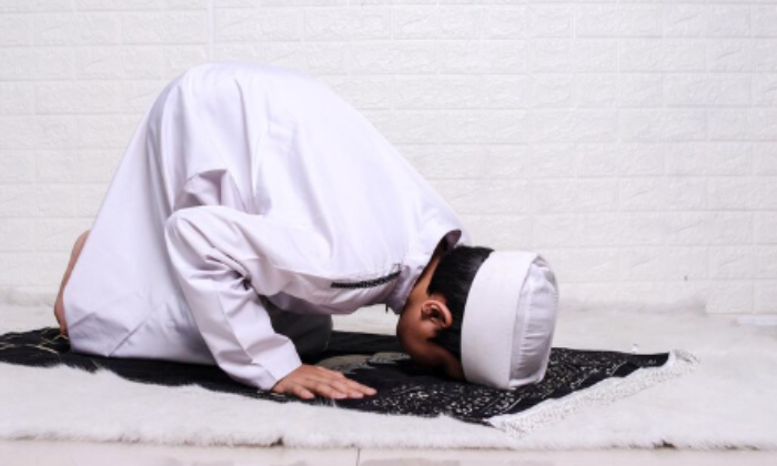 Ilustrasi jadwal sholat (Dok. Freepik)