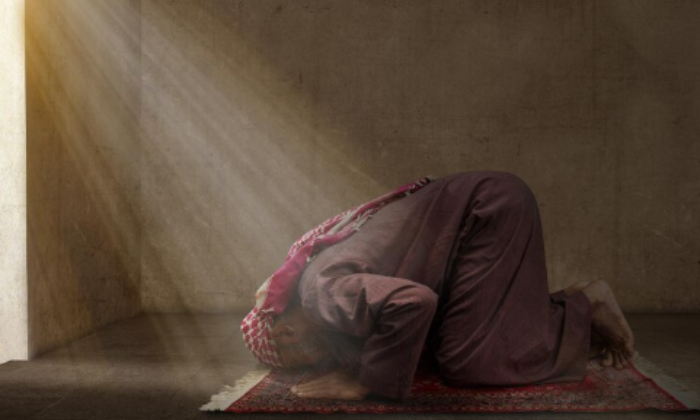 Ilustrasi jadwal sholat (Dok. Freepik)