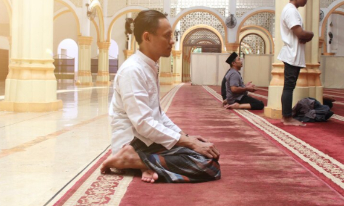 Ilustrasi jadwal sholat (Dok. Freepik)
