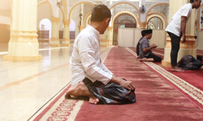 Ilustrasi jadwal sholat (Dok. Freepik)