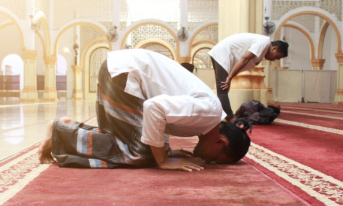 Ilustrasi jadwal sholat (Dok. Freepik)