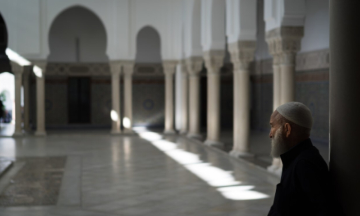 Ilustrasi jadwal sholat (Dok. Freepik)