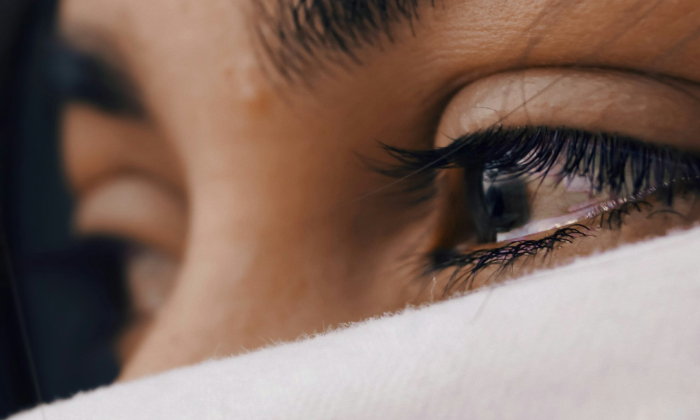 Ilustrasi mata bengkak. (Louis Galvez/Unsplash)