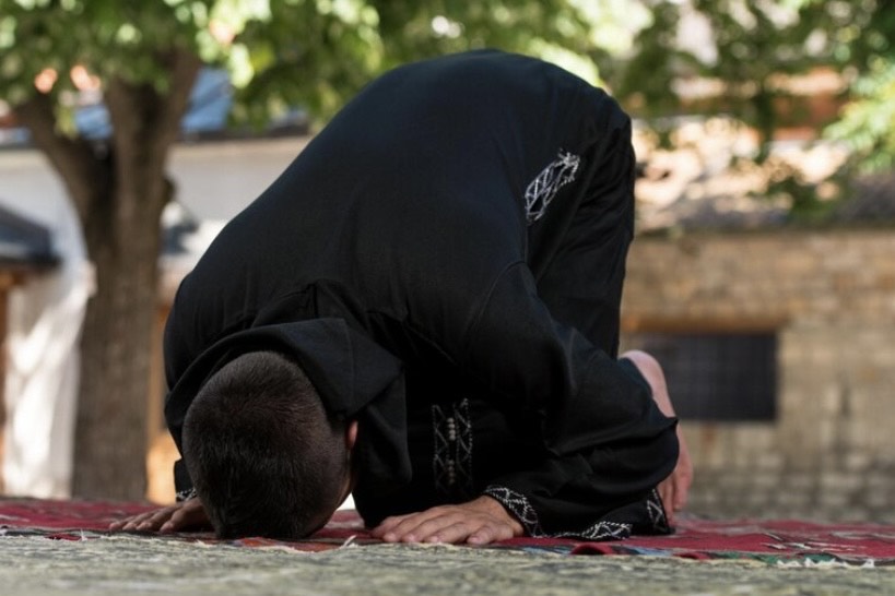 Ilustrasi jadwal sholat di Banjar. (freepik)