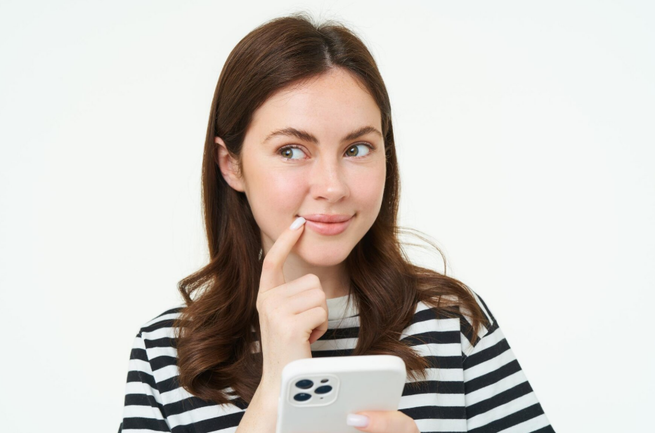 5 Cara Mengatasi Bibir Kering, Mulai dari Pilih Lip Balm yang Benar hingga Stop Kebiasaan Buruk