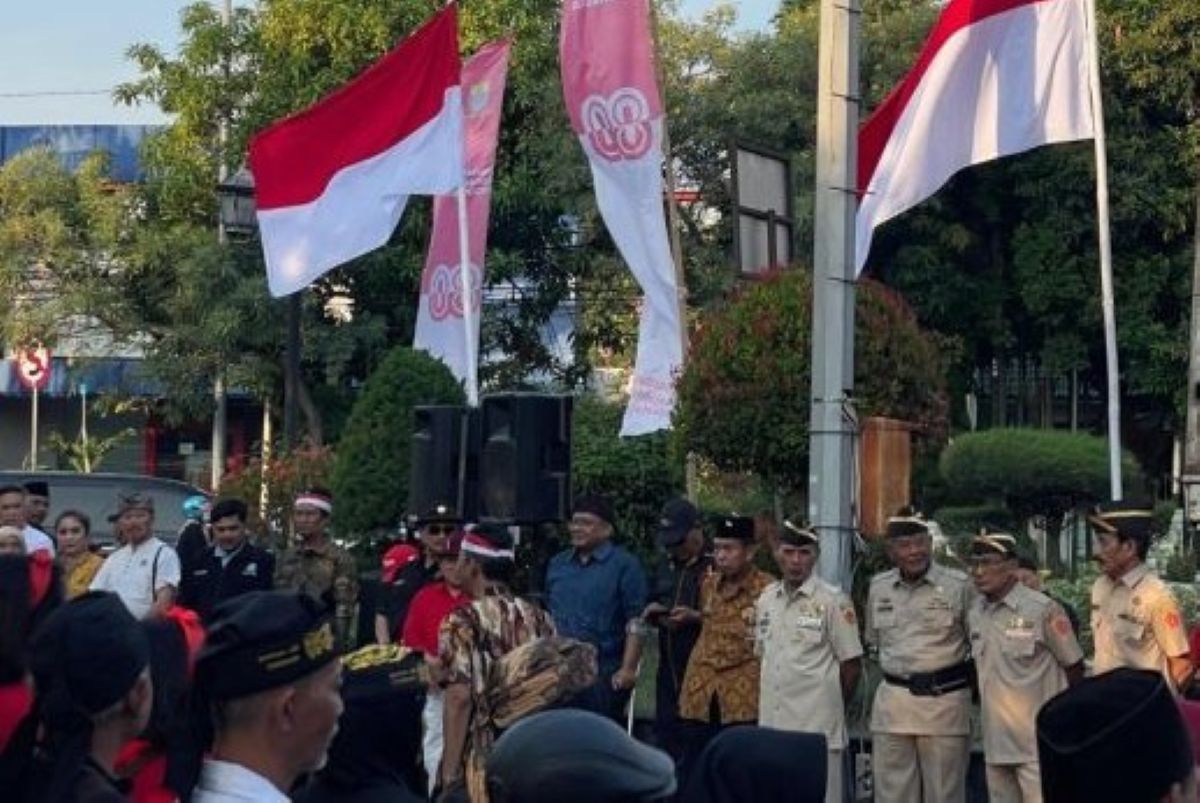 Sejumlah tokoh veteran, komunitas dan elemen masyarakat gelar kegiatan refleski sejarah peristiwa pra-proklamasi di Tugu Pensil Kota Cirebon. (Fathnur Rohman/Antara)