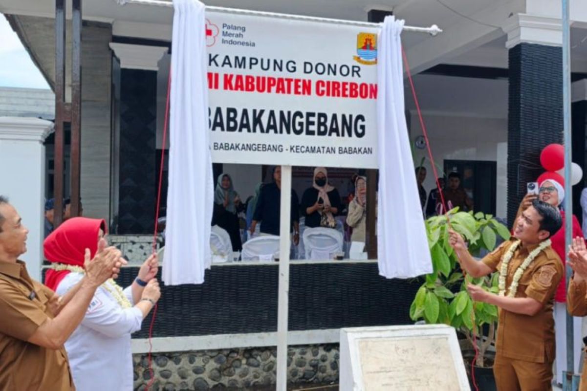 Pemkab Cirebon meresmikan kampung donor darah di Desa Babakan gebang, Cirebon. (Pemkab Cirebon/Antara)