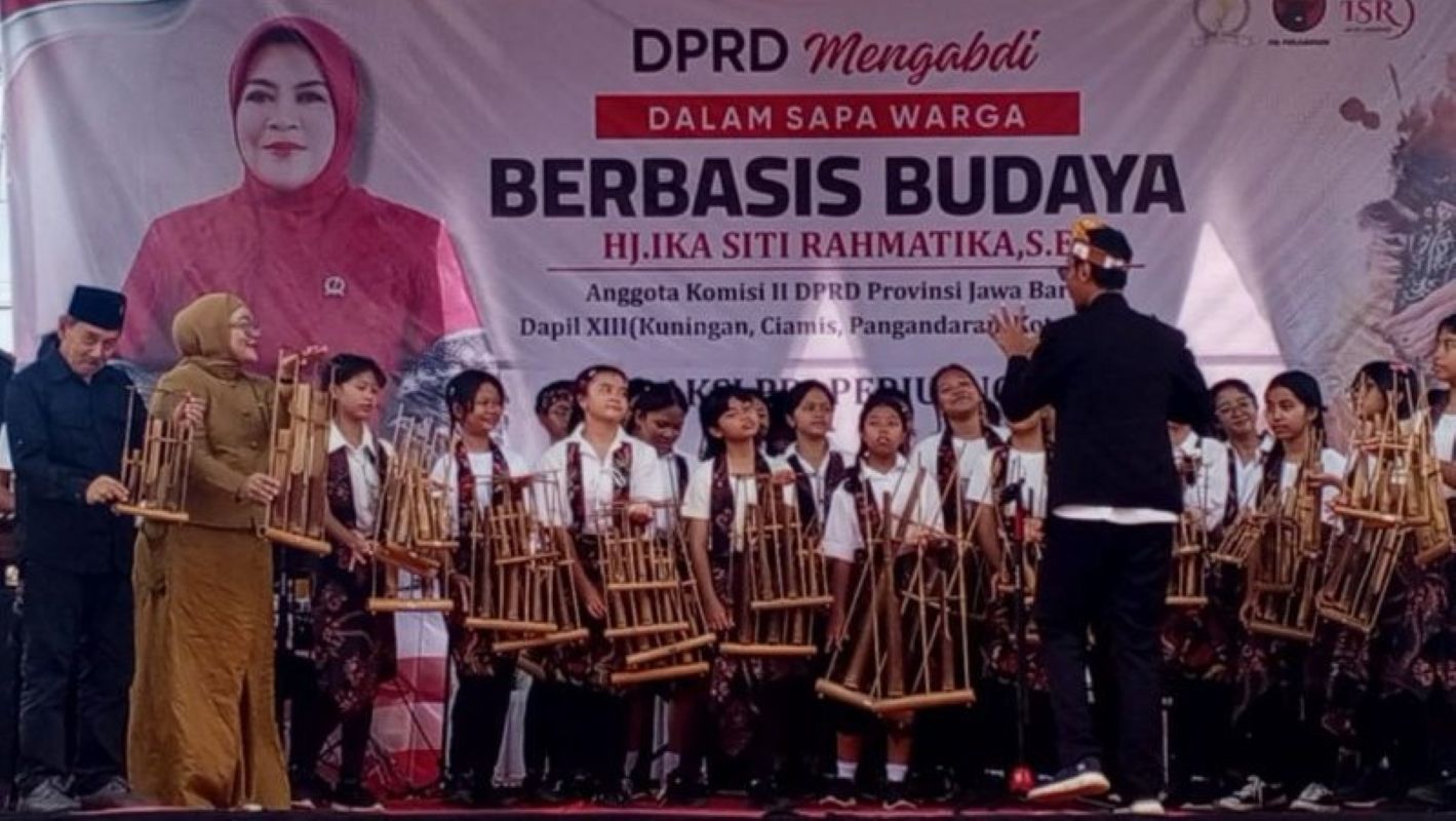 Program Sapa Warga berbasis budaya di Kecamatan Cigugur, Kuningan. (Antara)