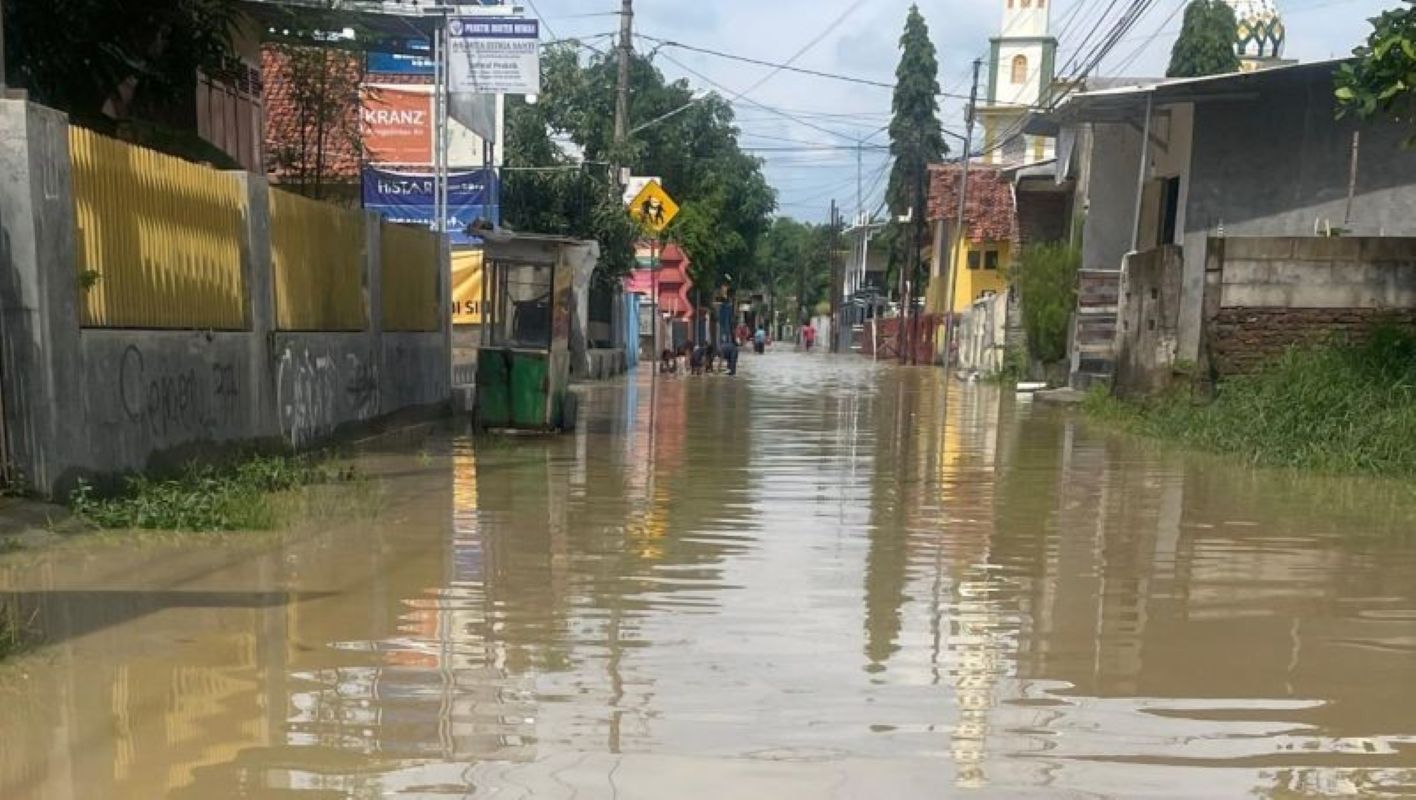 Ilustrasi kondisi banjir di Kecamatan Waled, Cirebon. (Fathnur Rohman/Antara)