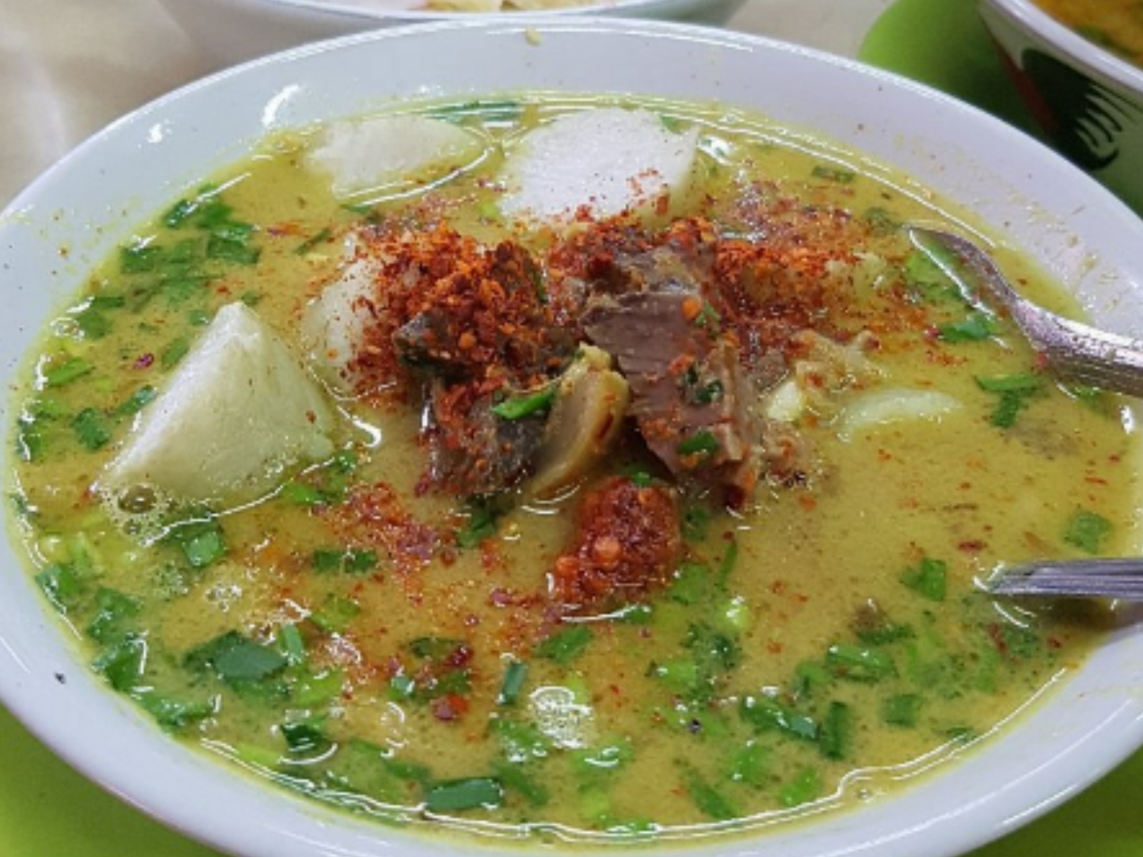 Tempat makan empal gentong paling populer dan legendaris di Cirebon (Tripadvisor)