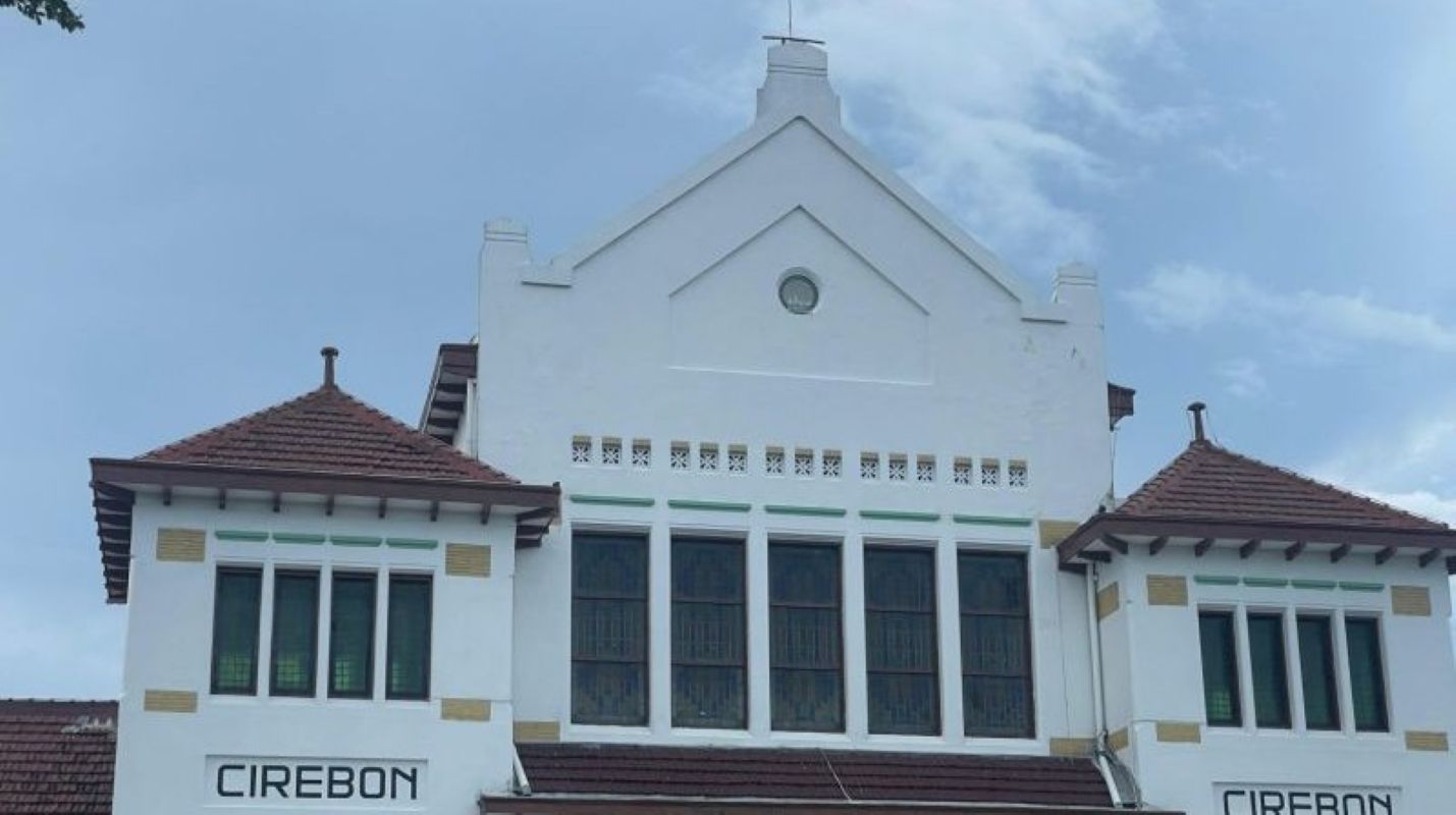 Stasiun Cirebon di Kota Cirebon. (Fathnur Rohman/Antara)
