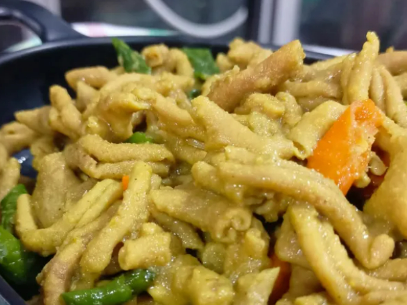 Ilustrasi usus ayam bumbu kuning (Dok. Freepik)