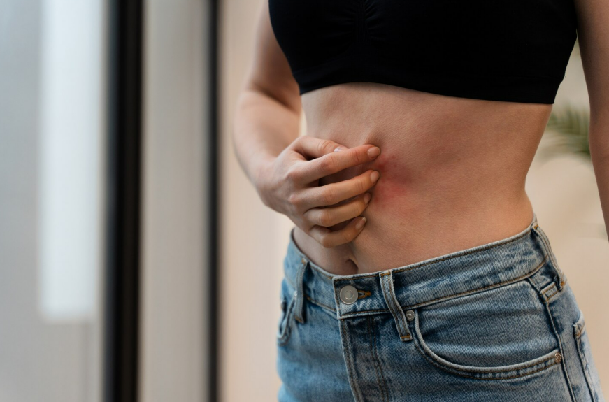 Ilustrasi cara menghilangkan lemak perut (Freepik)