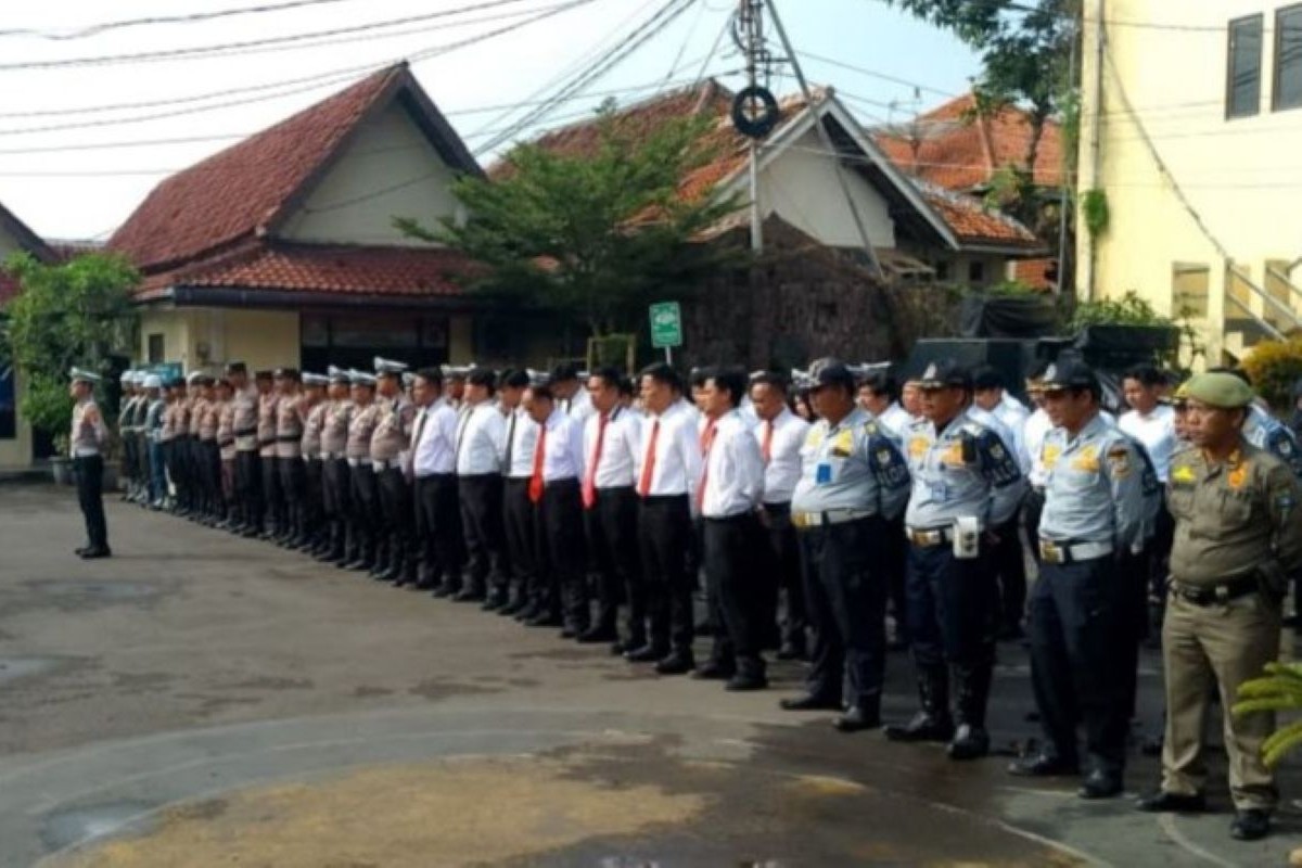 Polres Cirebon Kota laksanakan apel pasukan untuk pelaksanaan Operasi Keselamatan Lodaya 2026 di Cirebon. (Polres Cirebon Kota/Antara)