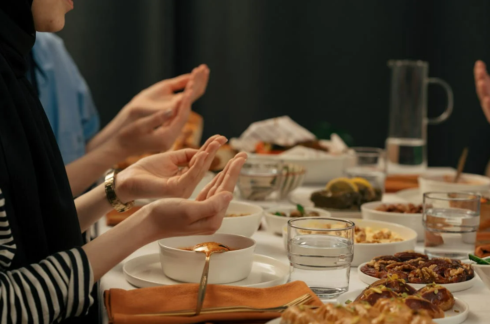 Ilustrasi buka puasa Ramadhan (Dok. Pexels)