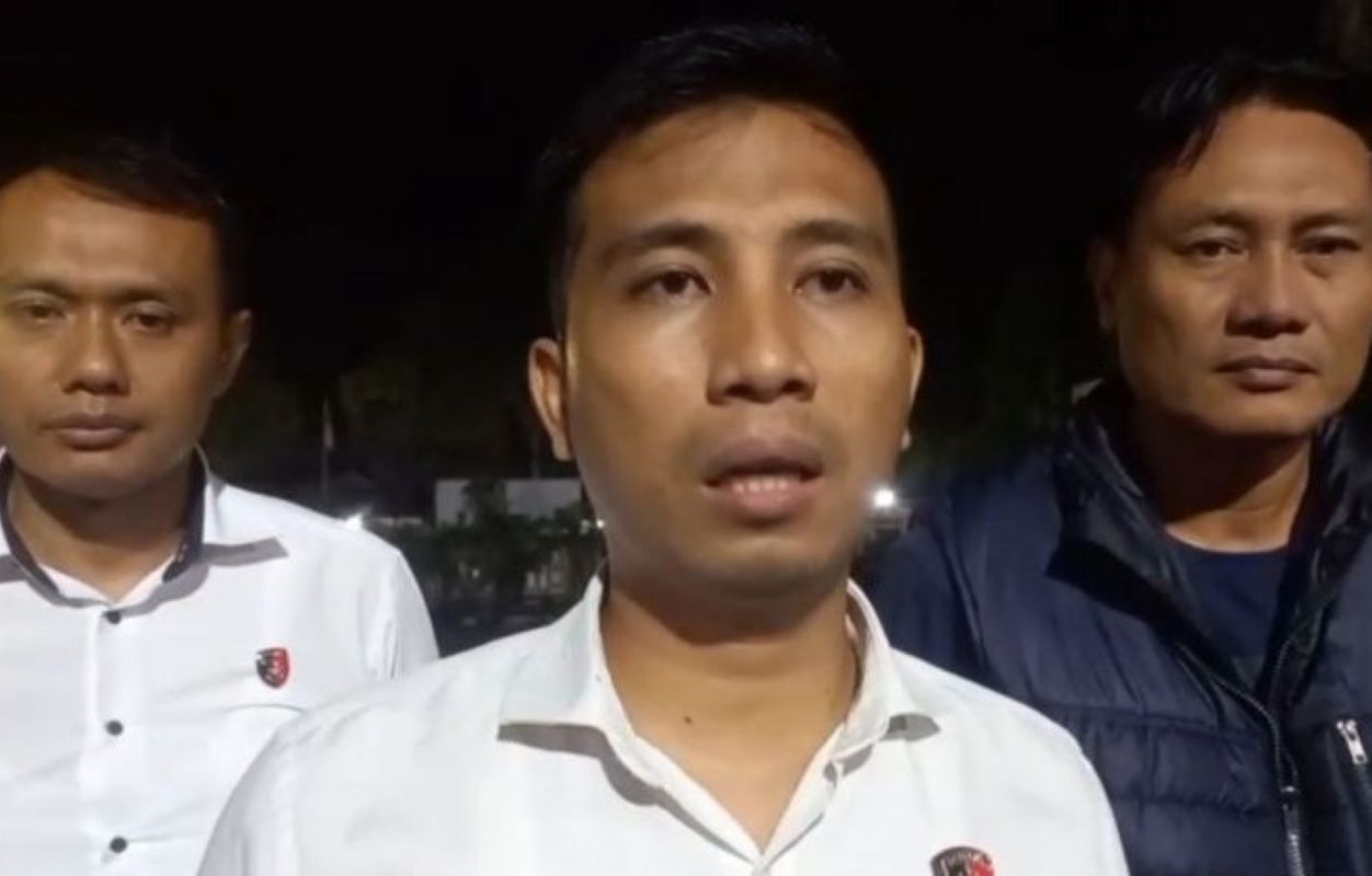 Kepala Satreskrim Polresta Cirebon Kompol I Putu Ika Prabawa (tengah). (Fathnur Rohman/Antara)
