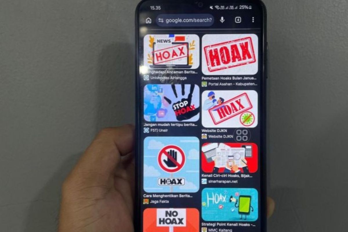 Ilustrasi informasi hoaks. (Fathnur Rohman/Antara)  