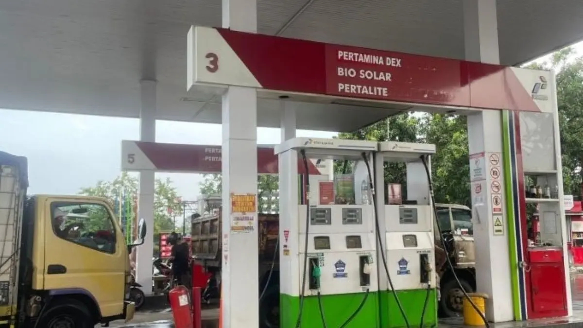 Salah satu SPBU di wilayah Cirebon, Rabu (11/3). (Fathnur Rohman/Antara)
