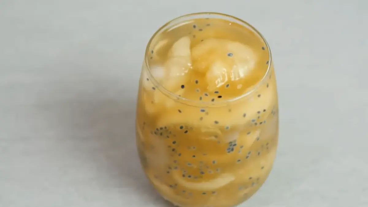 Cara membuat es blewah nata de coco (YouTube Ade Koerniawan)
