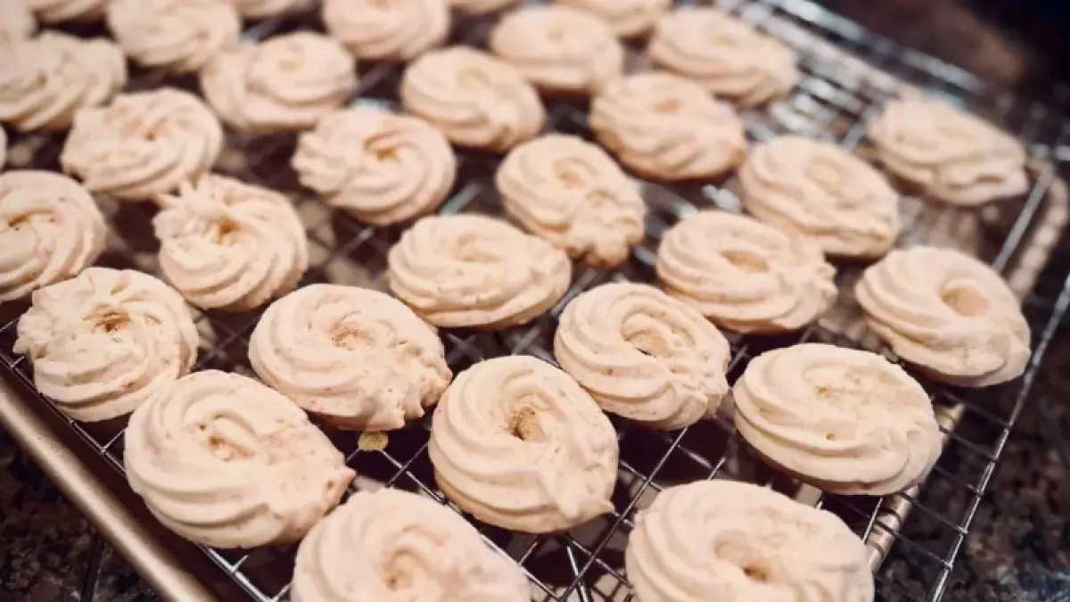 Cara membuat kue semprit keju spesial (Cookpad) 