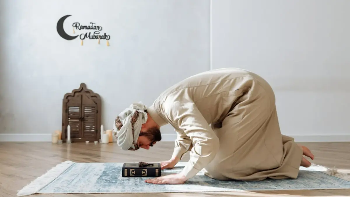 Ilustrasi jadwal sholat (Pexels)
