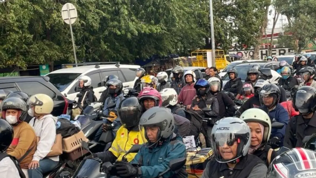 Ruas arteri di Jalur Pantura Cirebon, Rabu (25/3). (Fathnur Rohman/Antara)