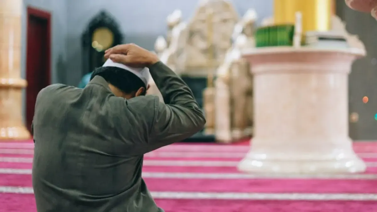 Ilustrasi jadwal sholat (Pexels)