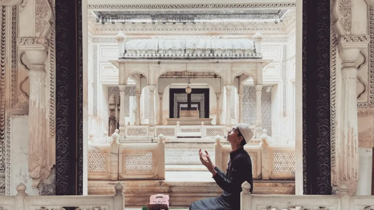 Ilustrasi sholat (Pexels)