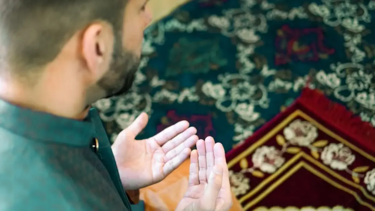 Ilustrasi jadwal sholat (Pexels)
