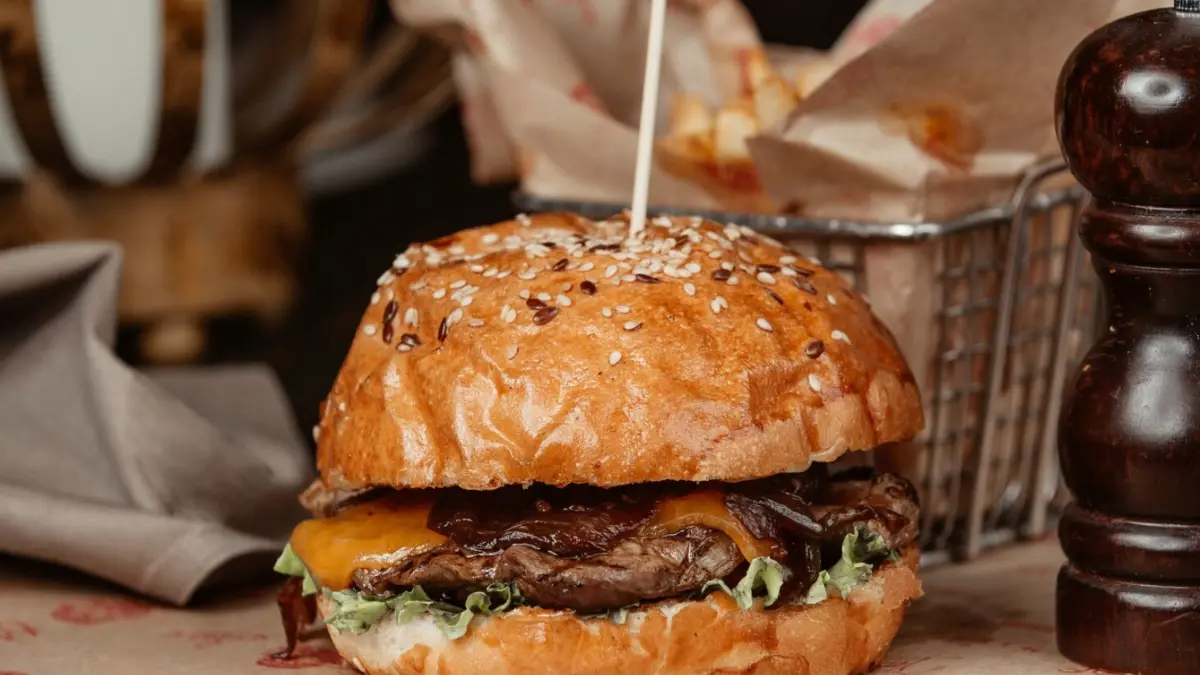 Ilustrasi burger (Freepik)