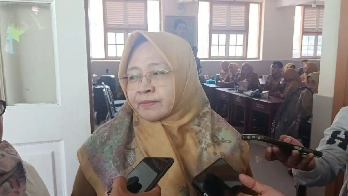 Kepala Dinas Pendidikan Kota Cirebon Kadini. (Fathnur Rohman/Antara)