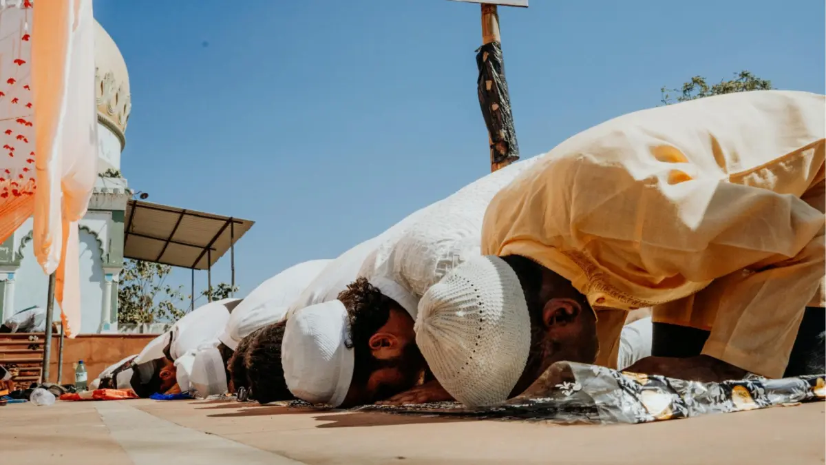 Ilustrasi jadwal sholat (Pexels)