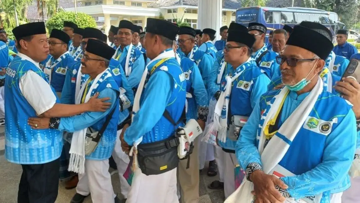 Pelepasan pemberangkatan calon haji di Majalengka, Sabtu (25/4). (Pemkab Majalengka/Antara)
