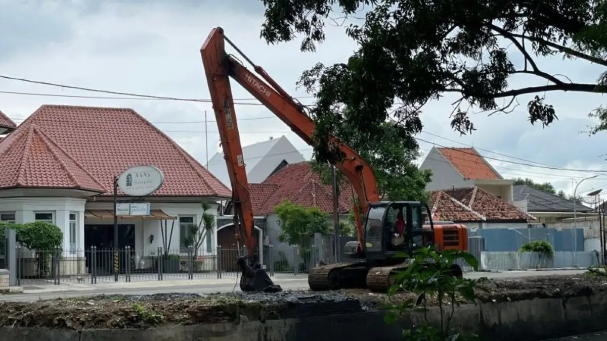 Kondisi kawasan Sungai Sukalila di Kota Cirebon. (Fathnur Rohman/Antara)