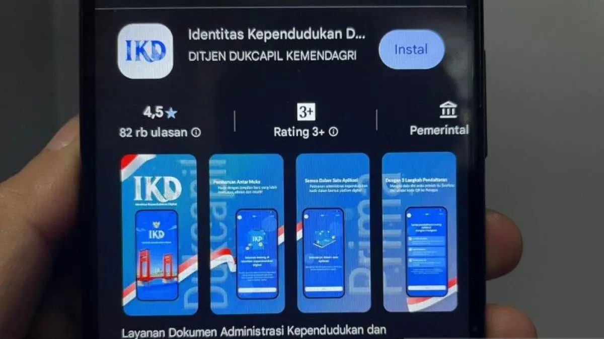 Tampilan aplikasi IKD pada sistem Google Play Store. (Fathnur Rohman/Antara)