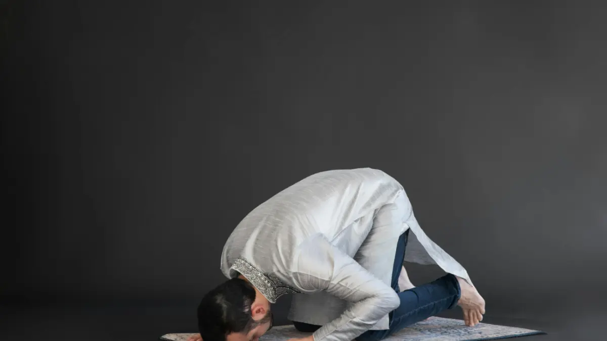 Ilustrasi jadwal sholat (Pexels)