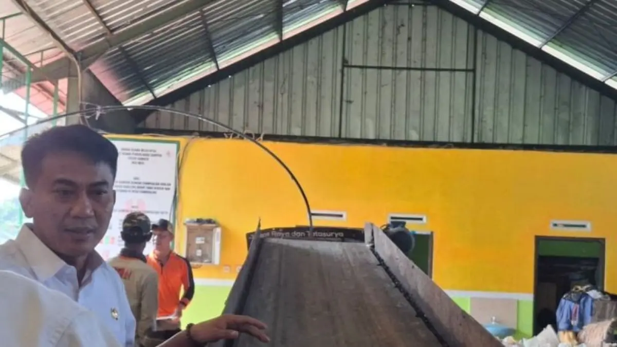 Tempat Pengolahan Sampah Reduce, Reuse, Recycle (TPS 3R) Ciawigajah Berkah di Kecamatan Beber. (Fathnur Rohman/Antara)