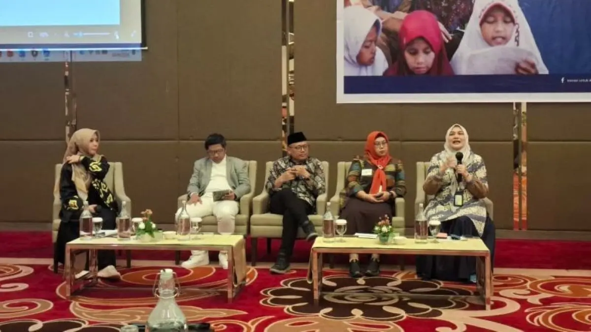 Bapperida Kabupaten Cirebon berkolaborasi dengan UPI dan INOVASI mengkaji solusi guna mengurangi dampak perubahan iklim terhadap aktivitas sekolah di wilayah pesisir Cirebon. (Pemkab Cirebon/Antara)