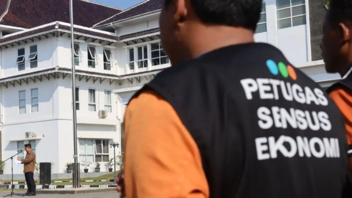 Petugas SE 2026 mengikuti apel di Pendopo Bupati Kuningan, Jumat (12/6). (Pemkab Kuningan/Antara)