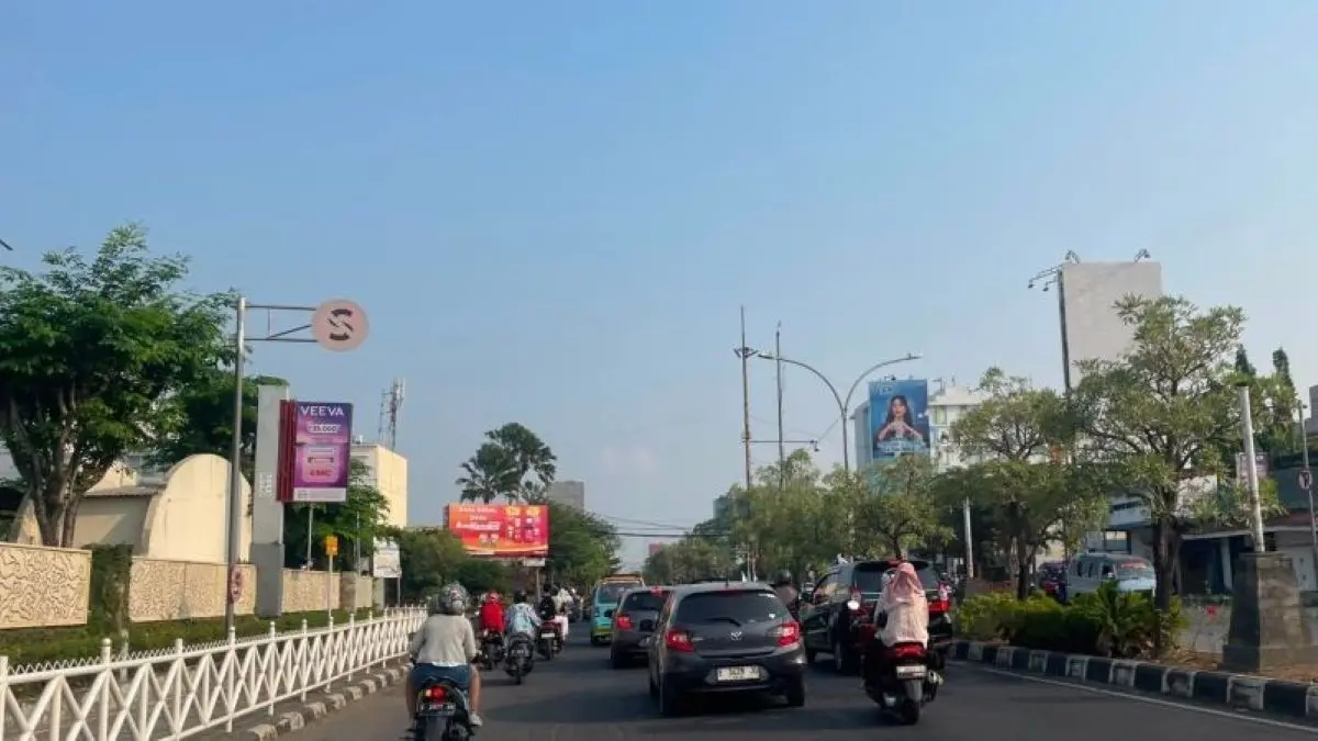 Kawasan pusat perdagangan dan jasa di Kota Cirebon. (Fathnur Rohman/Antara)