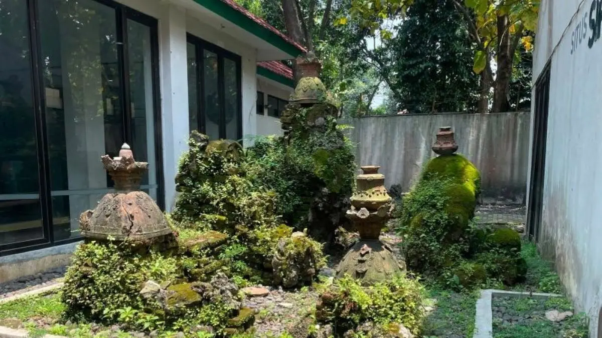 Koleksi benda bersejarah di Museum Keraton Kasepuhan Kota Cirebon. (Fathnur Rohman/Antara)