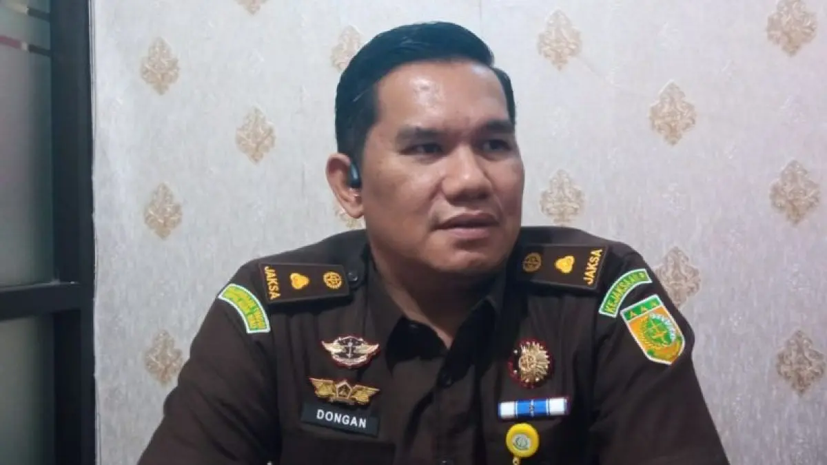 Kepala Seksi Pemulihan Aset dan Pengelolaan Barang Bukti (PAPBB) Kejari Kuningan Dongan M.T Sirait. (Fathnur Rohman/Antara)