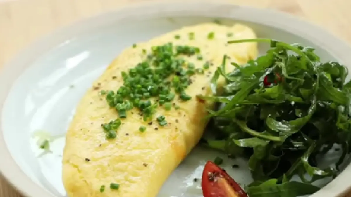 Resep omelet telur jamur (YouTube Devina Hermawan)